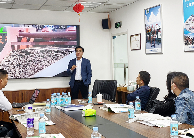 華中科技大學(xué)、中南大學(xué)一行蒞臨德森生產(chǎn)基地會(huì)談