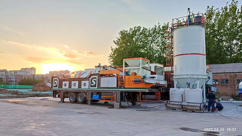 國(guó)內(nèi)首臺(tái)套移動(dòng)式土壤淋洗修復(fù)裝備