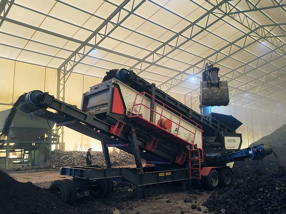 德森移動篩分車已在重慶某修復(fù)現(xiàn)場成功運(yùn)行！