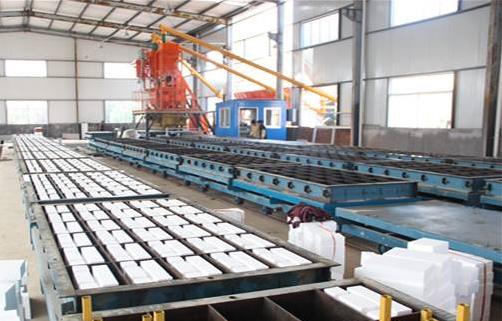 自保溫砌塊設(shè)備生產(chǎn)現(xiàn)場